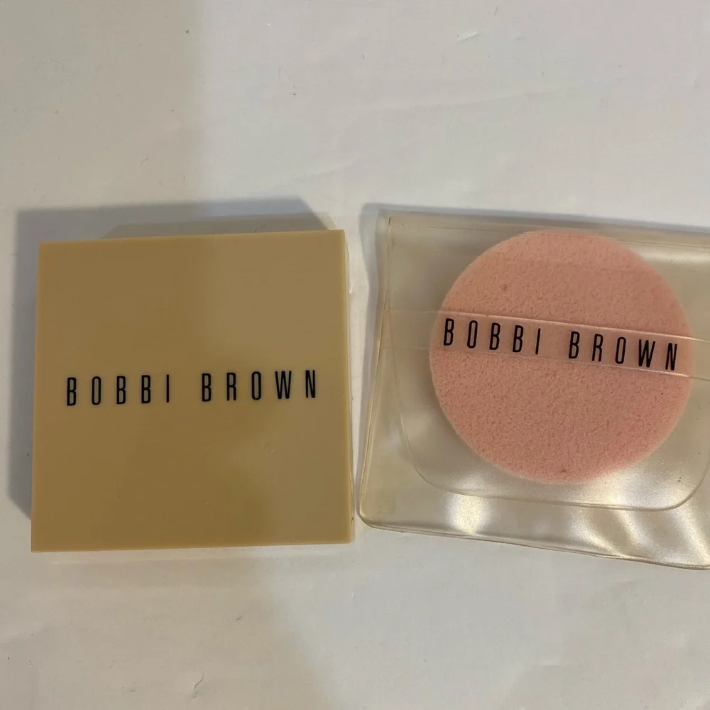 🌟🌟One of Bobbi Brown’s Best selling Products-Illuminating Powder - Picture 7 of 16